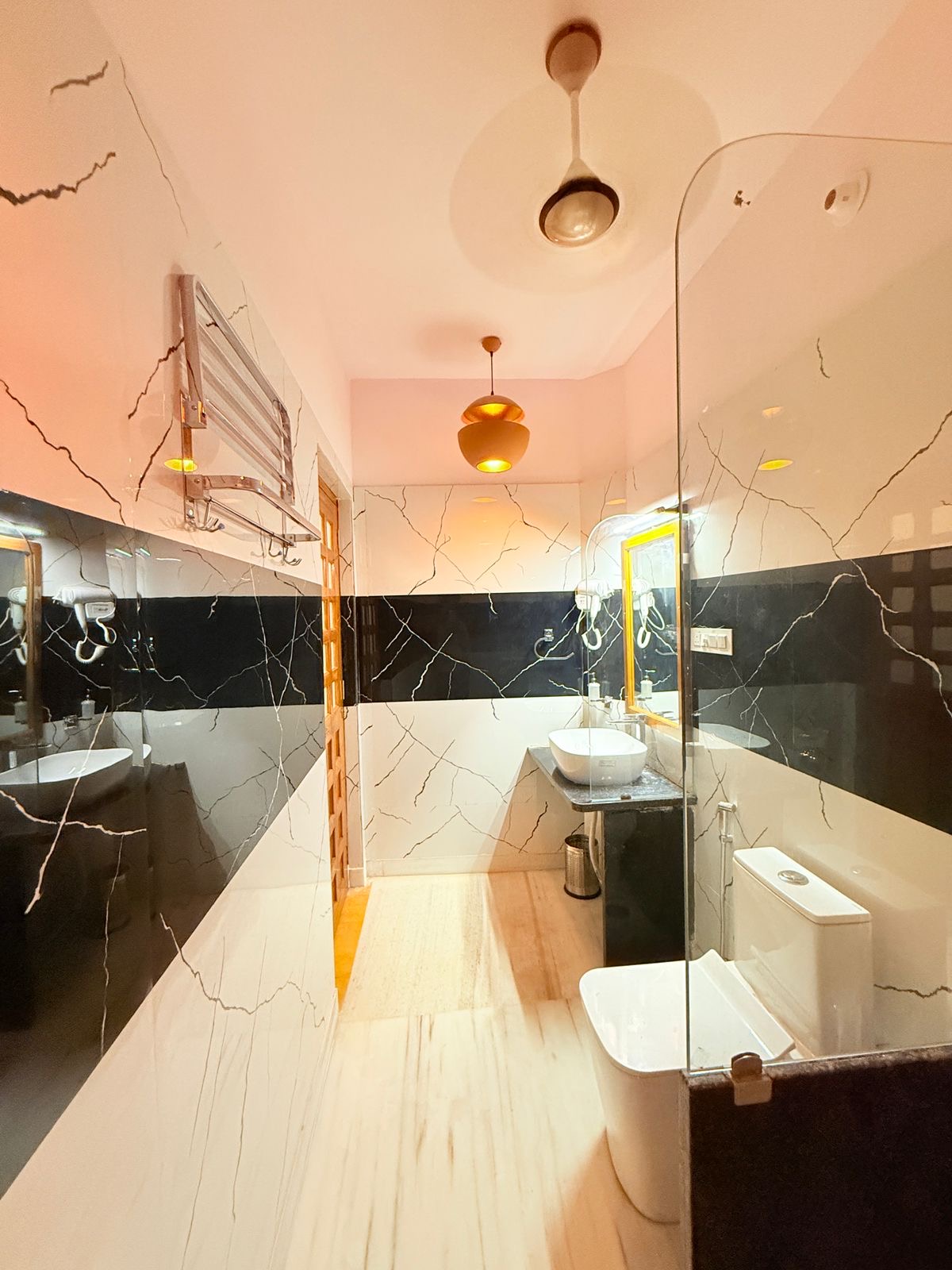 Deluxe Room Bathroom Detail